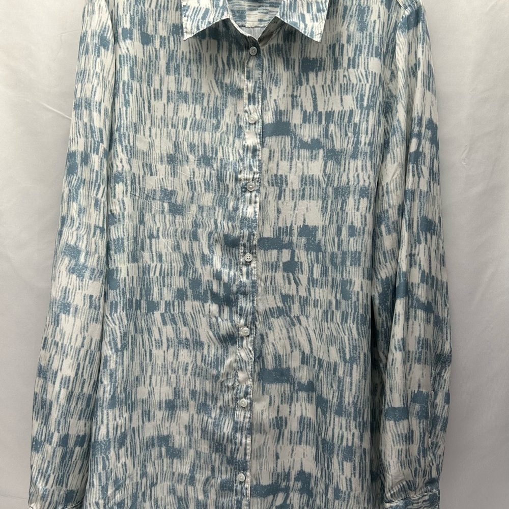 Banana Republic Women’s Silk Every Day Mulberry Shirt L Tall Blue/White Abstract